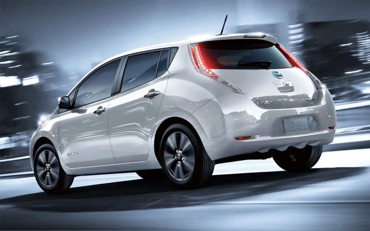 NISSAN LEAF