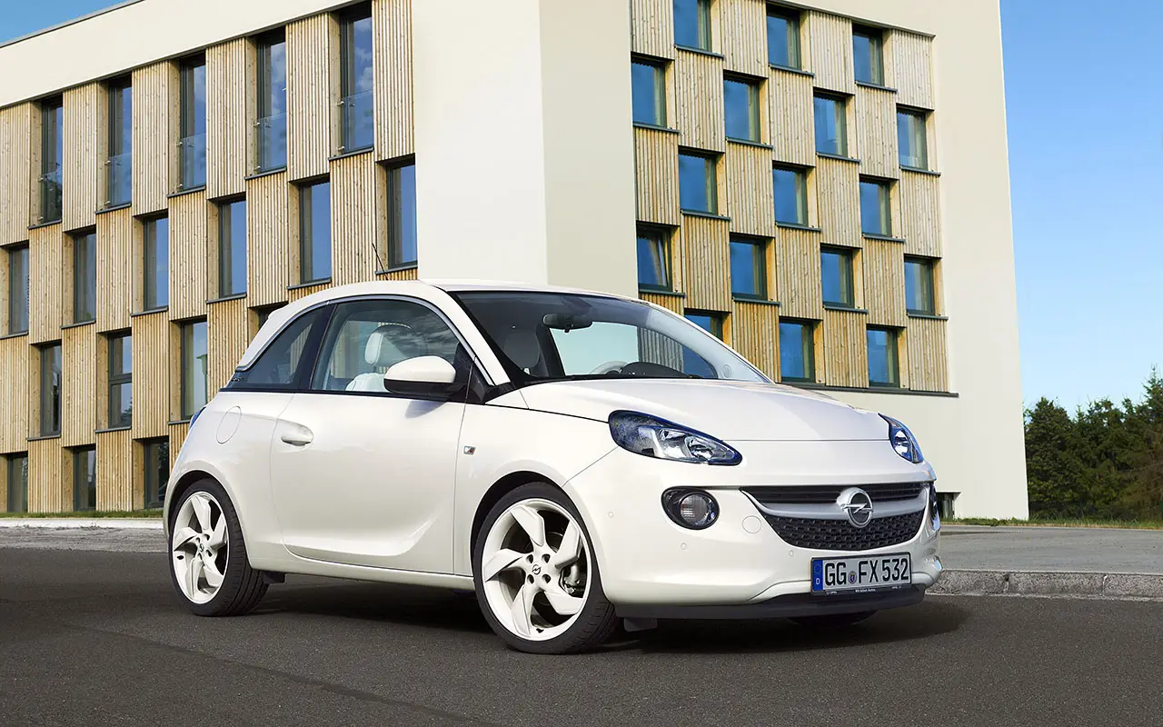 OPEL ADAM BLACK & WHITE LINK
