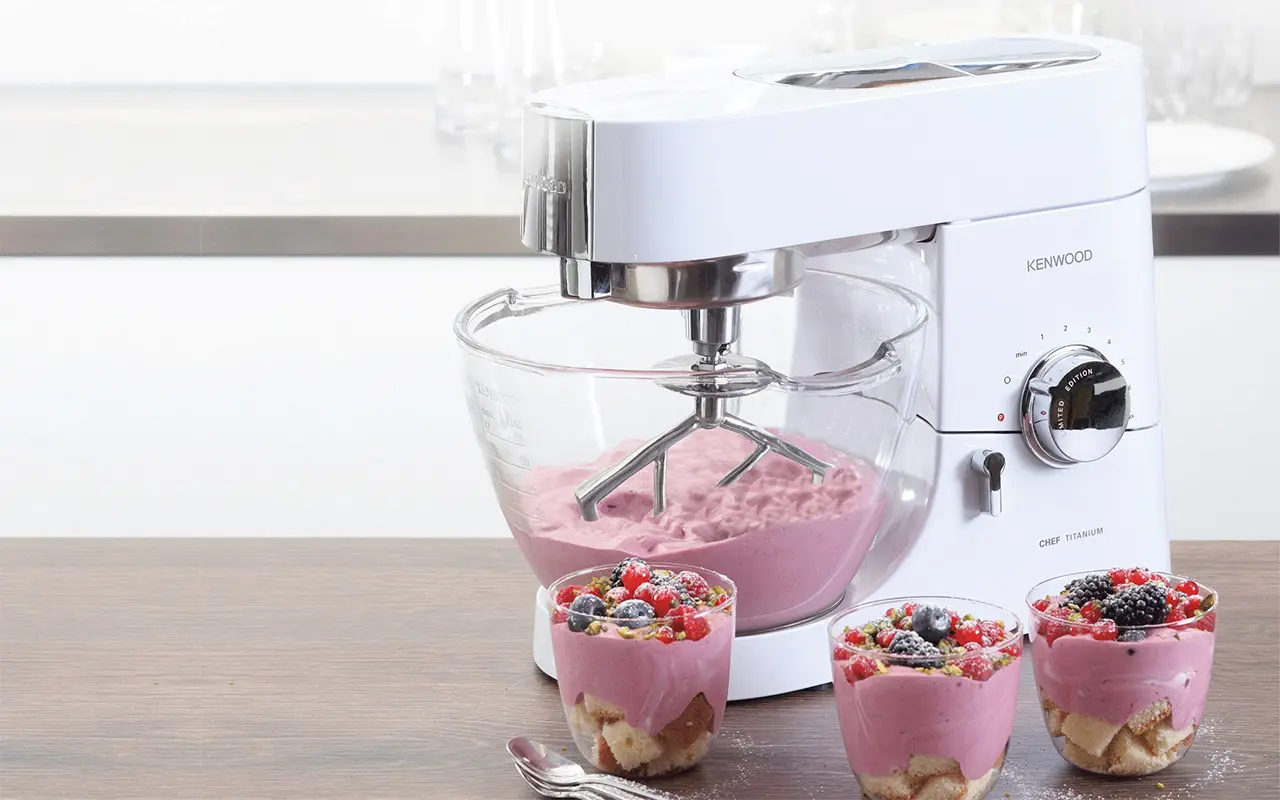 KENWOOD CHEF TITANIUM BRILLANTWEISS KMC015