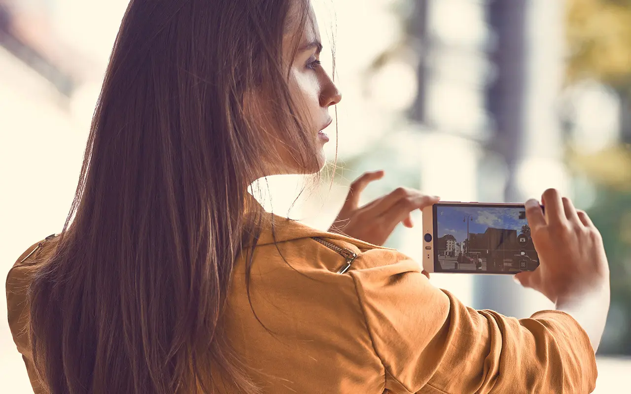HTC DESIRE EYE