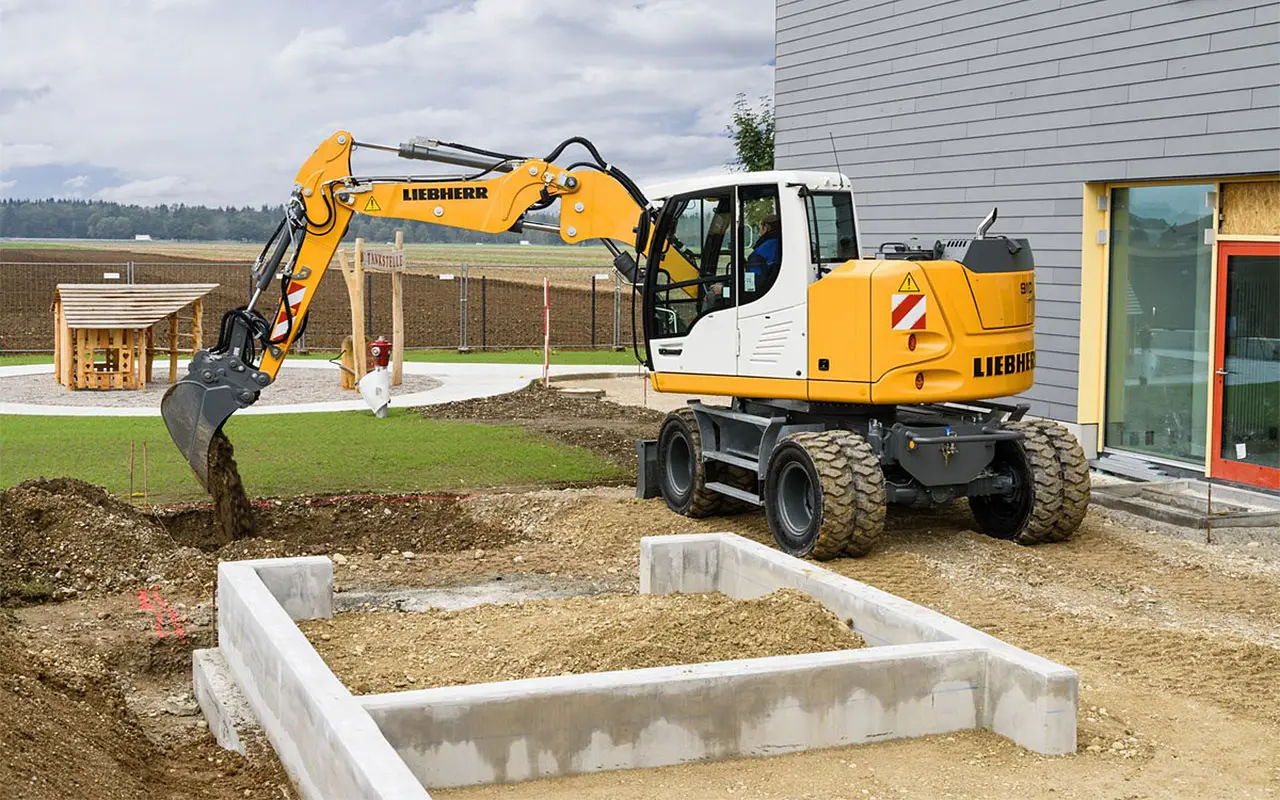 Liebherr A 910 Compact Litronic