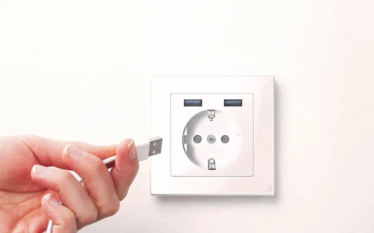 Merten Schuko-Steckdose mit USB Ladegerät
