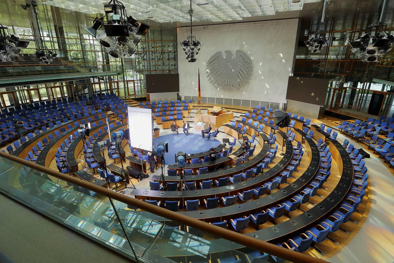 Der Plenarsaal von der Empore