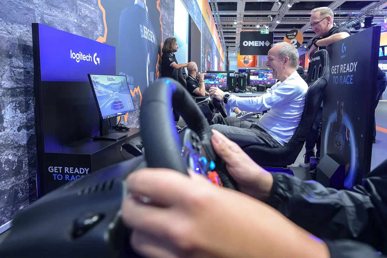Rennsimulatoren am Messestand