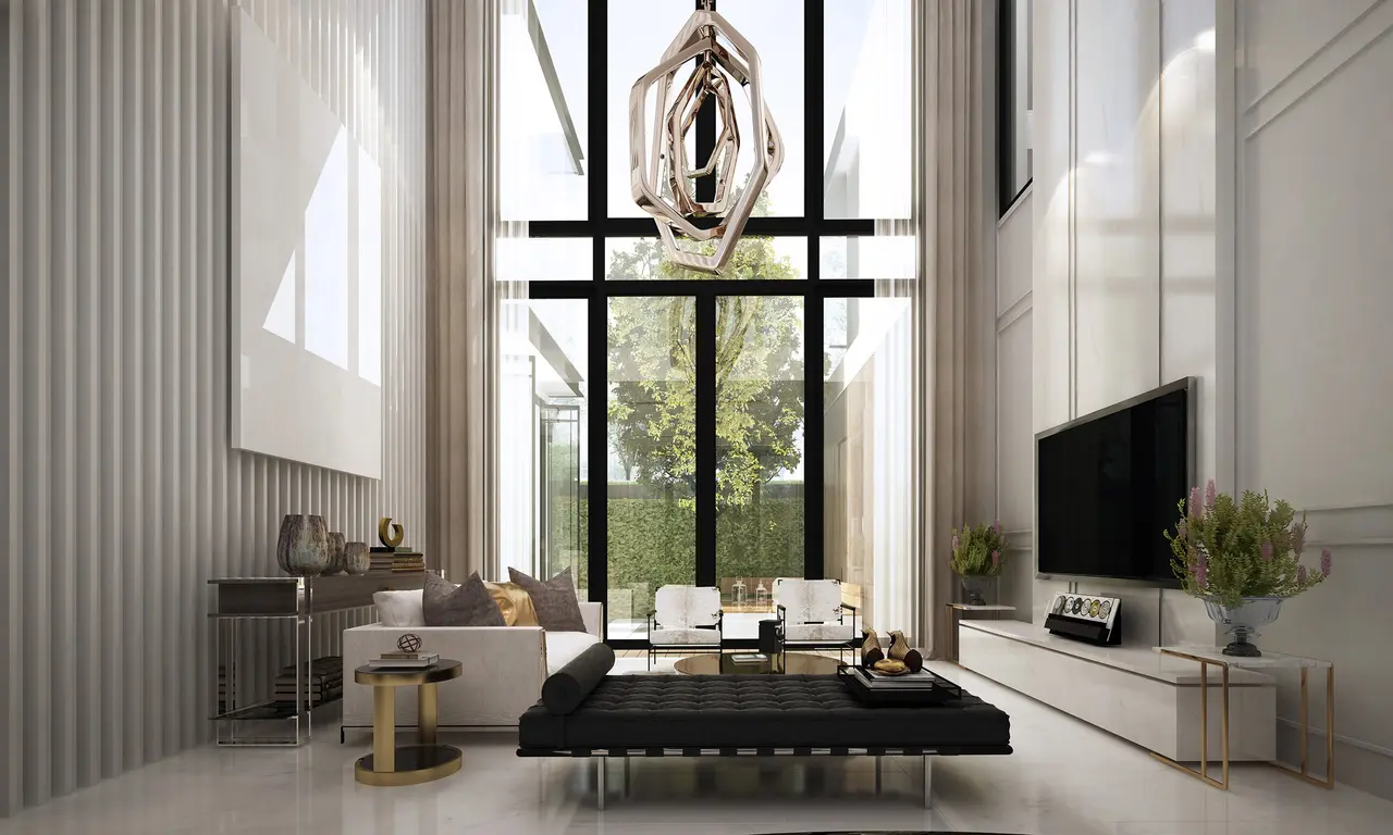 Modernes Wohnzimmer mit hoher Fensterfront, Designerleuchte und schwarzer Liege