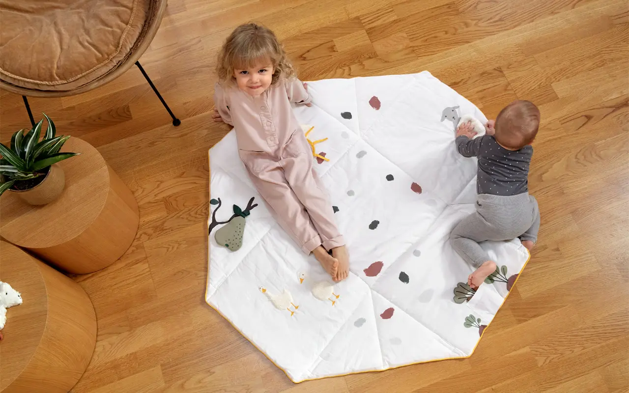 LÄSSIG ActivityToy Blanket Tiny Farmer