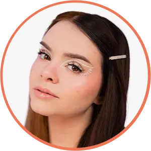 Porträt von Alycia Marie, Content Creator und Mitglied der Jury des Plus X Award Cosmetics