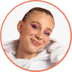 Porträt von Paula Senfkorn, Content Creator und Mitglied der Jury des Plus X Award Cosmetics