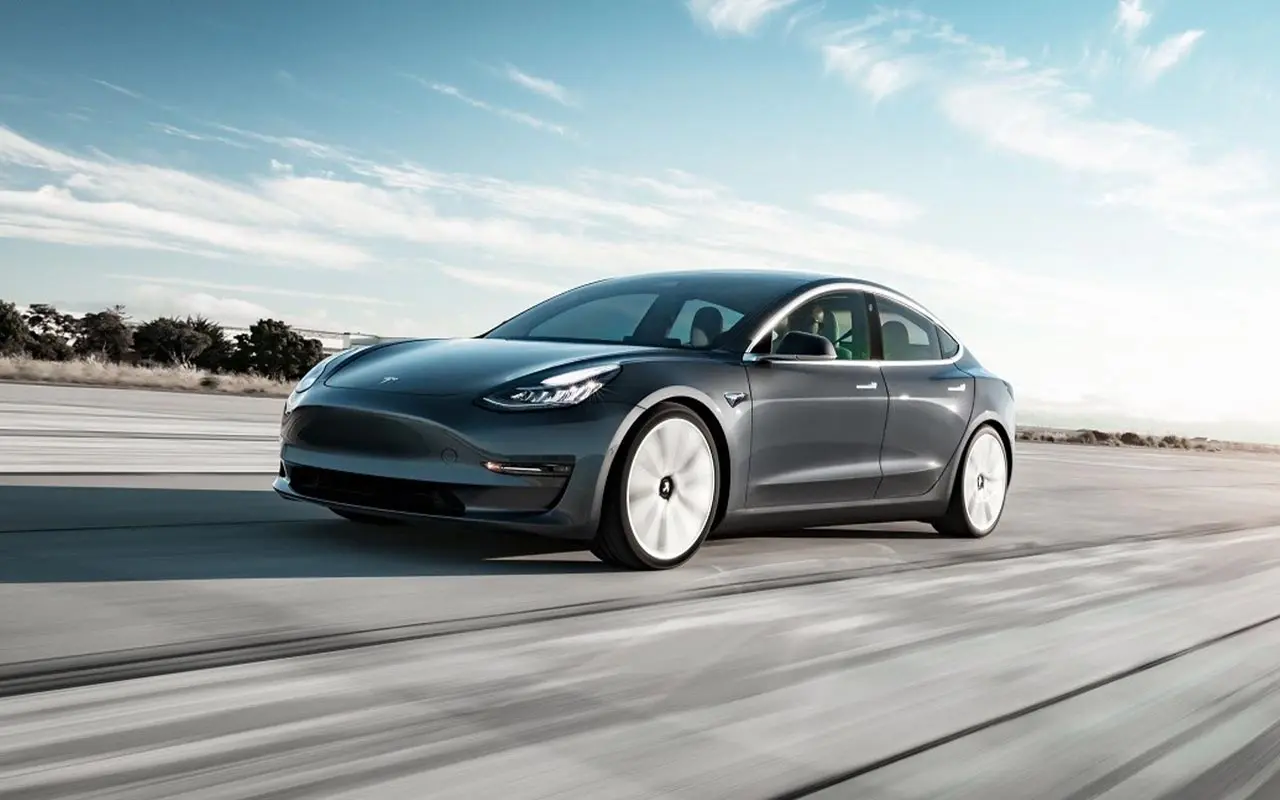 Tesla – Model Q
