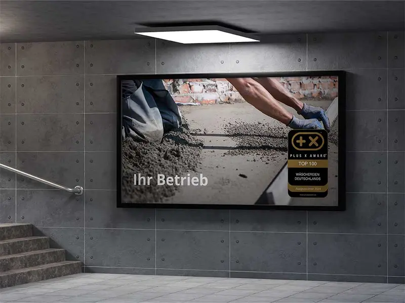 Plakat mit dem Siegel „Plus X Award“