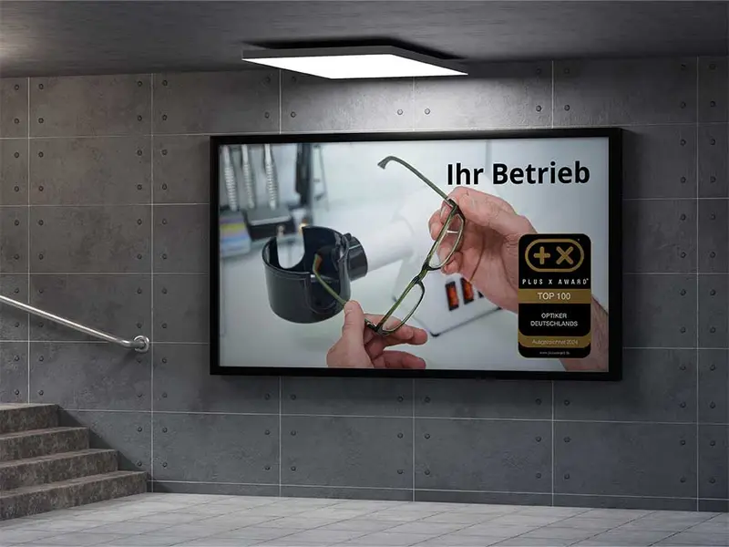 Plakat mit dem Siegel „Top 100 Optiker Deutschlands“
