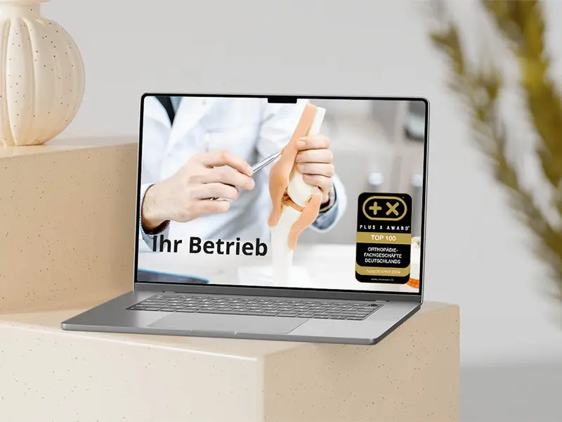 Website mit dem Siegel „Top 100 Orthopädiefachgeschäfte Deutschlands“ auf einem Bildschirm