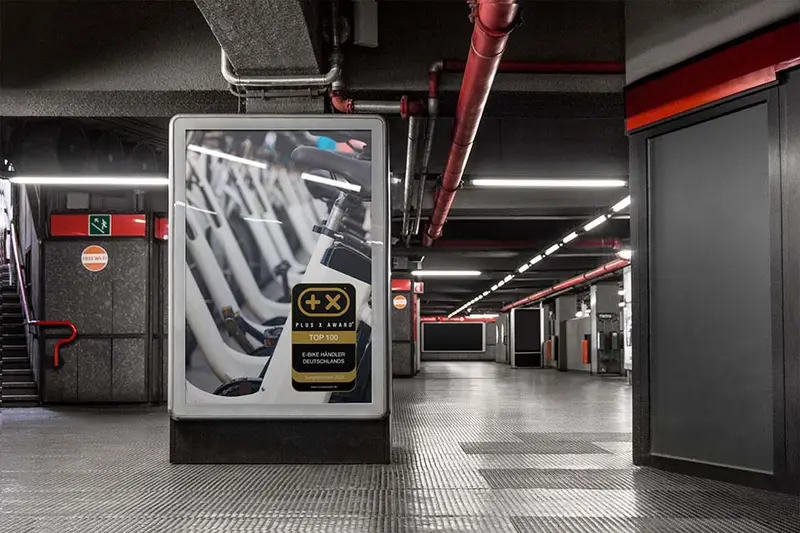 Plakat mit dem Siegel „Top 100 E-Bike Händler Deutschlands“
