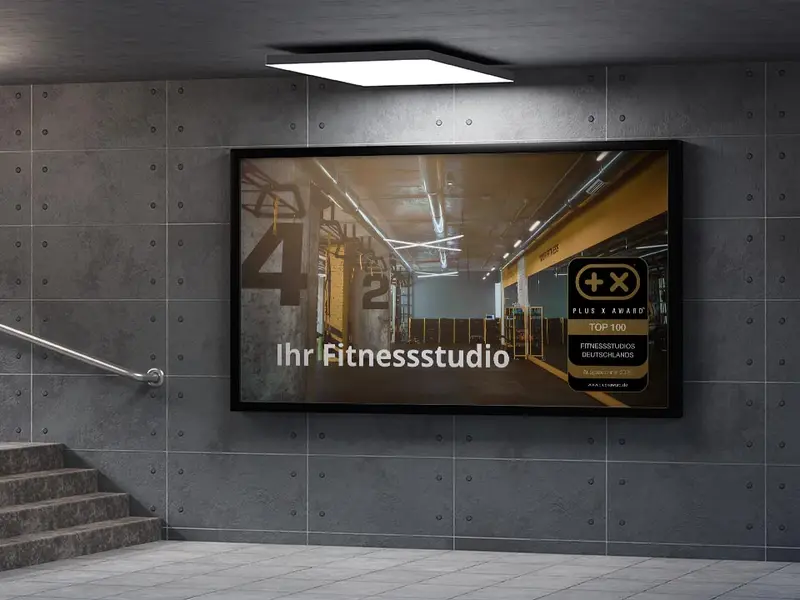 Plakat mit dem Siegel „Top 100 Fitnessstudios Deutschlands“