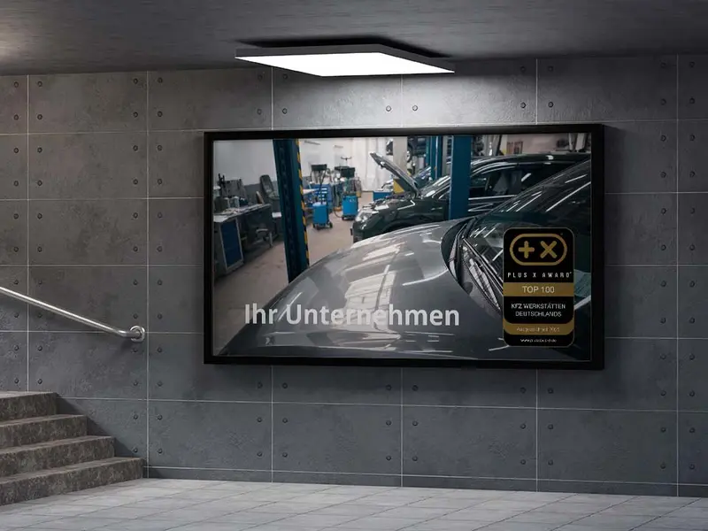 Plakat mit dem Siegel „Top 100 KFZ Werkstätten Deutschlands 2025“