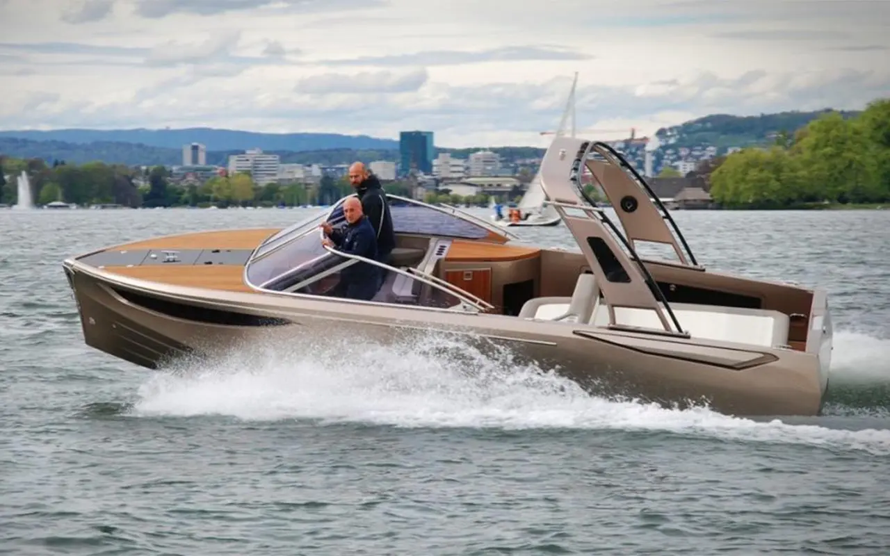 Ganz Boats Ovation 7.6